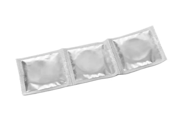 Kondomer - isolerad på vit bakgrund — Stockfoto