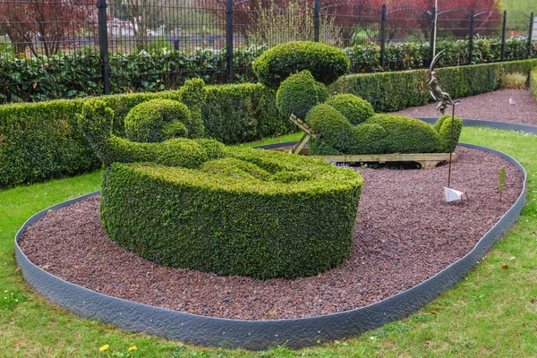 Bush sculpture in park - Durbuy Belgium — Stock Photo, Image