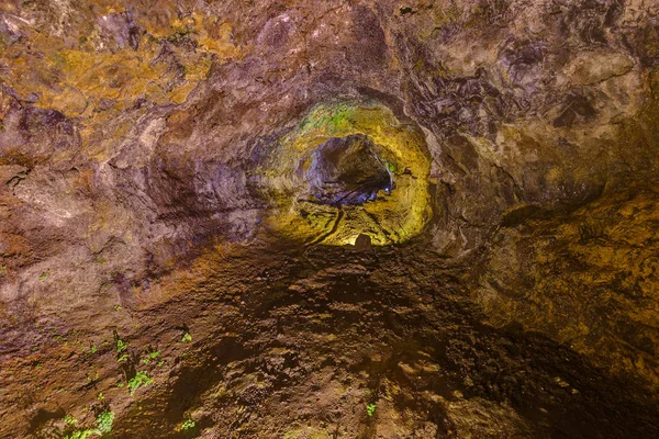 Grutas vulcânicas em São Vicente - Madeira Portugal — Fotografia de Stock