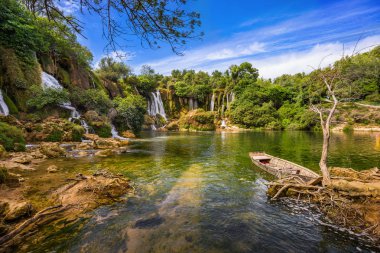 Bosna-Hersek 'te Kravice şelalesi