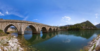 Old Bridge Visegrad - Bosna-Hersek nehirde Drina üzerinde