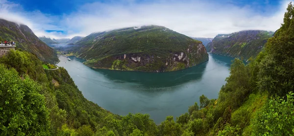 Panorama van geiranger fjord - Noorwegen — Stockfoto