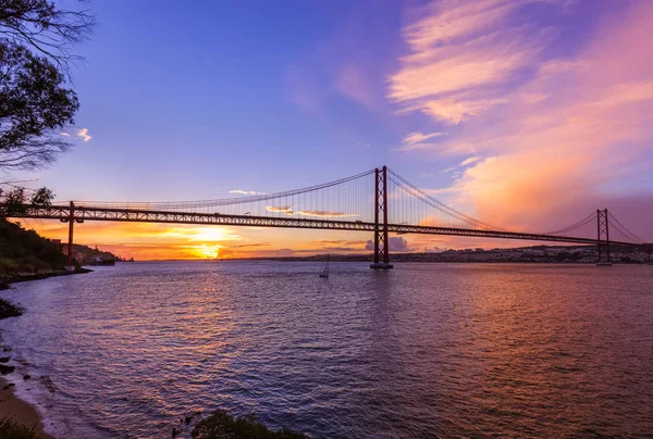 Lisbonne et pont du 25 avril - Portugal — Photo