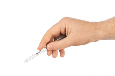 Doktor elinde neşter