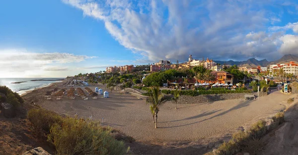 Strand las americas auf der Insel Teneriffa - Kanarienvogel — Stockfoto