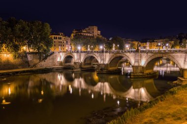 Kale de Sant Angelo Roma İtalya yakın köprü