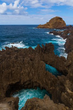 Porto Moniz 'deki Lav havuzları - Madeira Portekiz