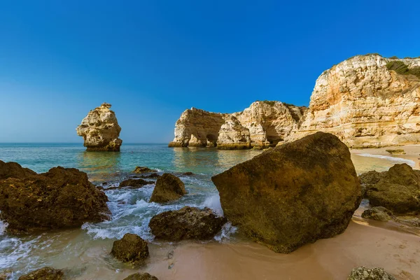 Strand in de buurt van Lagos - Algarve Portugal — Stockfoto