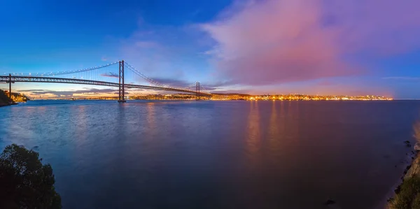 Lisbonne et pont du 25 avril - Portugal — Photo