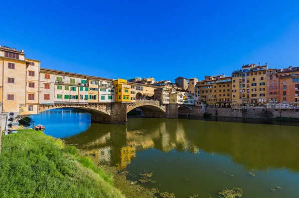 Brug Ponte Vecchio in Florence - Italië — Stockfoto