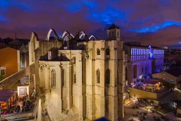 Ruinerna av det förstörda Carmo kyrka - Lissabon Portugal — Stockfoto