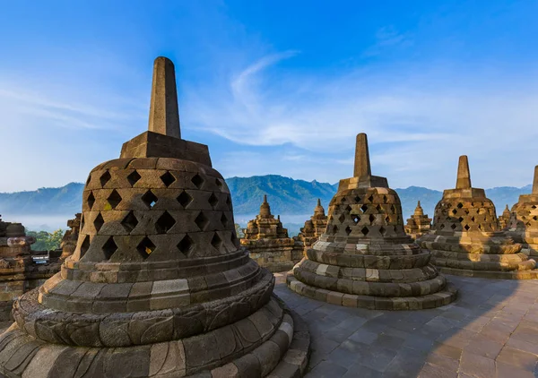 Borobudur Buddist Tapınağı - ada Java Endonezya
