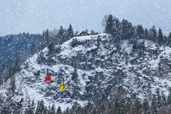 电缆的方式在高山滑雪度假村圣最迟到-奥地利 — 图库照片