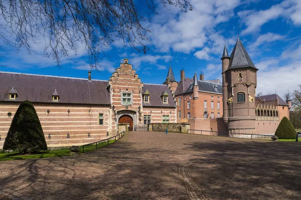 Hollanda 'da Kasteel Heeswijk Kalesi