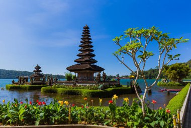 ULUN Danu Tapınağı - Bali Adası Endonezya