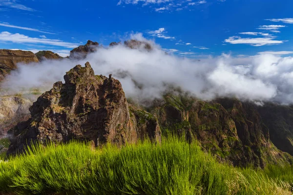 Túrázás Pico do Arierio és Pico Ruivo - Madeira-Portugália — Stock Fotó