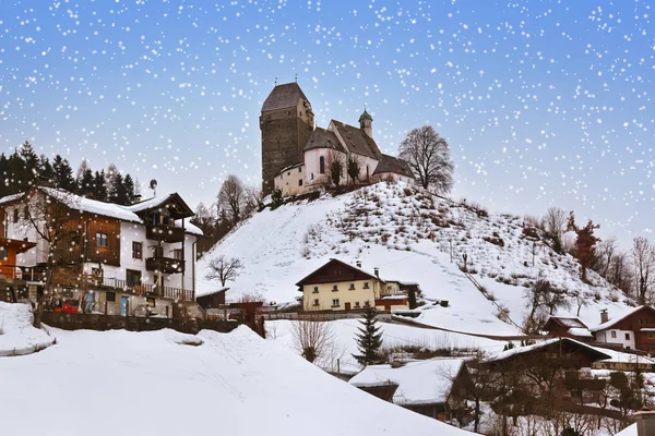 Замок місті Schwaz в Австрії — стокове фото