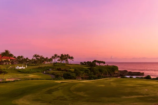 Polu golfowym, w pobliżu świątyni Tanah Lot - Indonezja Bali — Zdjęcie stockowe