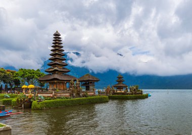 ULUN Danu Tapınağı - Bali Adası Endonezya