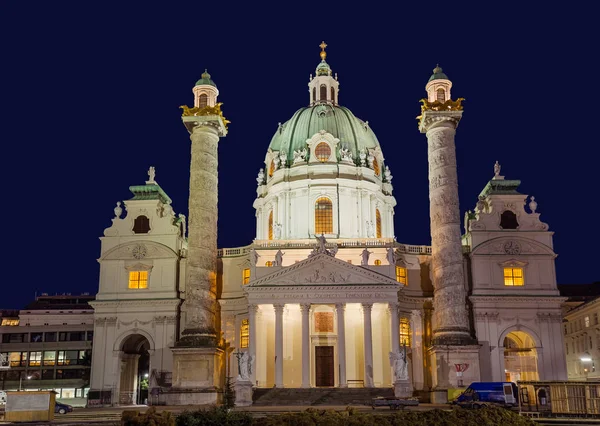 Церковь Карлскирхе в Вене — стоковое фото
