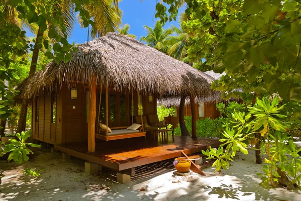 Bungalow sulla spiaggia - Maldive — Foto Stock