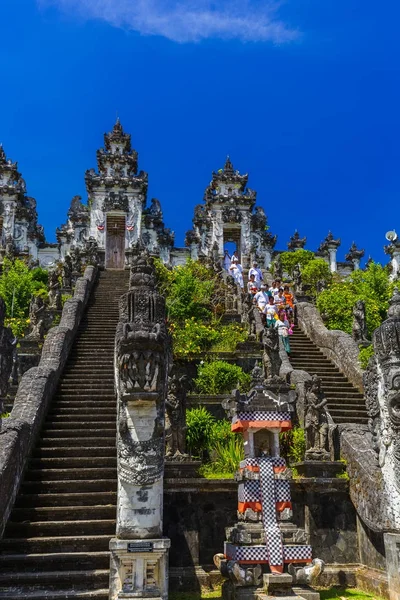 BALI INDONESIA - APRIL 27: Temple ceremony in Lempuyang on April — Stock Photo, Image