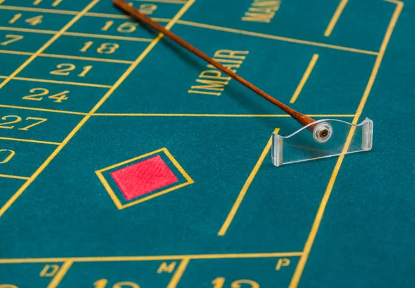 Table de roulette dans le casino — Photo