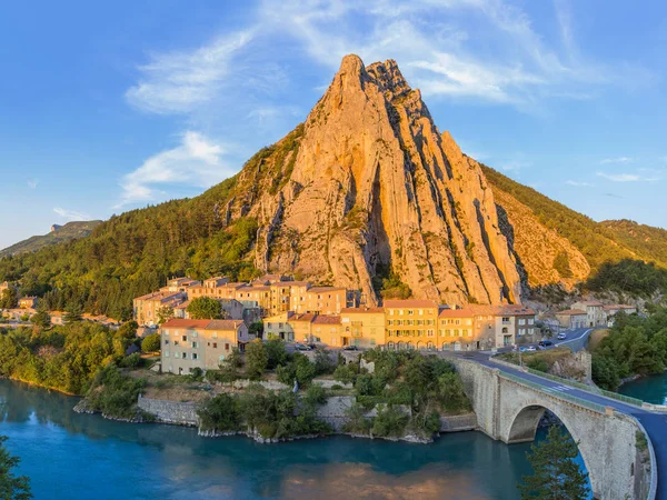 Stad Sisteron i Provence Frankrike — Stockfoto