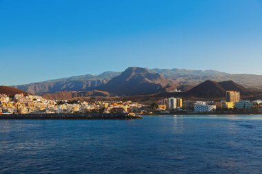 Beach los cristianos tenerife adasında - Kanarya