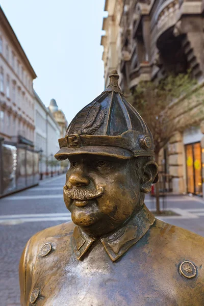 Άγαλμα του αστυνομικού στη Βουδαπέστη της Ουγγαρίας — Φωτογραφία Αρχείου