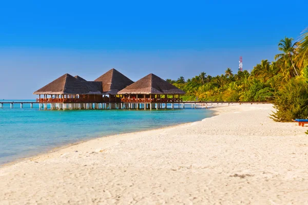 Isola tropicale delle Maldive — Foto Stock