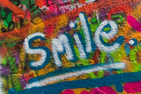 Prag 'da John Lennon' ın duvarına grafiti - Çek Cumhuriyeti
