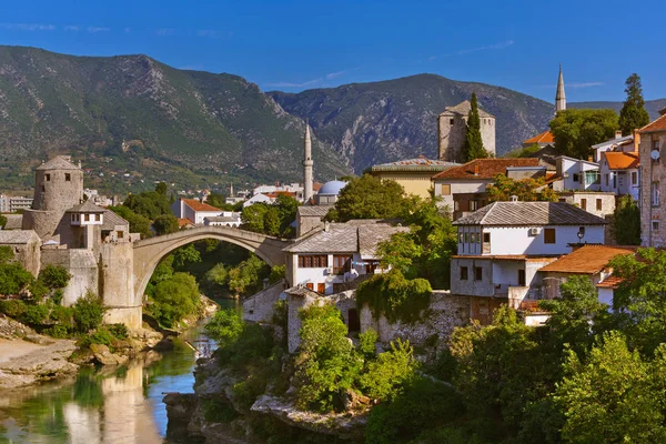 모스 타르-보스니아 헤르체고비나에 있는 오래 된 다리 — 스톡 사진