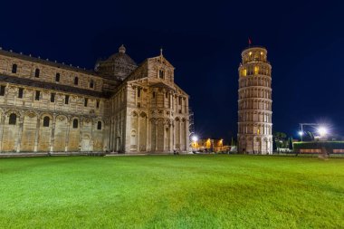 Bazilikası'nın ve Pisa İtalya leaning tower