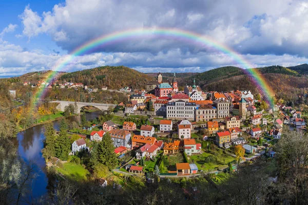 Arcobaleno nel Castello Loket - Repubblica Ceca — Foto Stock