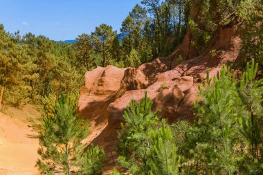 Provence Fransa'daki Roussillon yakınındaki hardal hills