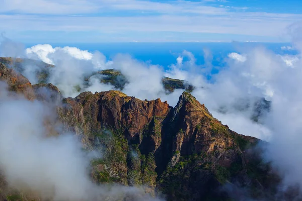 Caminhadas Pico do Arierio e Pico Ruivo - Madeira Portugal — Fotografia de Stock