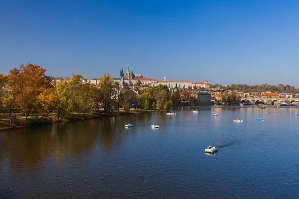 Stadsbilden i Prag - Tjeckien — Stockfoto