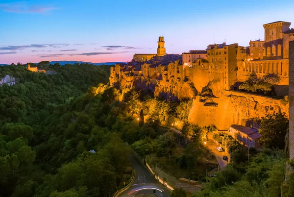 Pitigliano middeleeuws stadje in Toscane Italië — Stockfoto