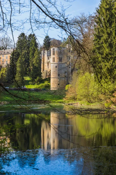 Ruinas del castillo de Beaufort en Luxemburgo — Foto de Stock