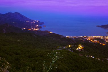 Gün batımında Budva Karadağ