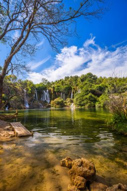 Bosna-Hersek 'te Kravice şelalesi