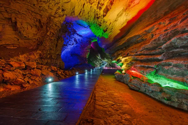 Huanglong Yellow Dragon Cave - China — Stock Photo, Image