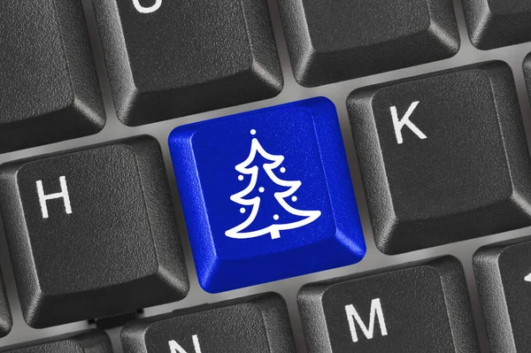 크리스마스 트리 키와 컴퓨터 키보드 — 스톡 사진