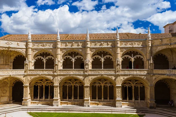 Монастырь Еронимос - Лиссабонская Португалия — стоковое фото
