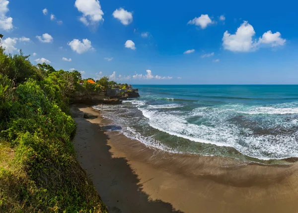 Beach near Tanah Lot Temple - Bali Indonesia — Stock Photo, Image