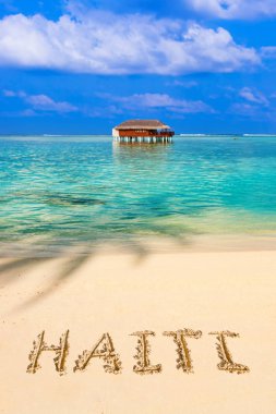 Word Haiti sahilde