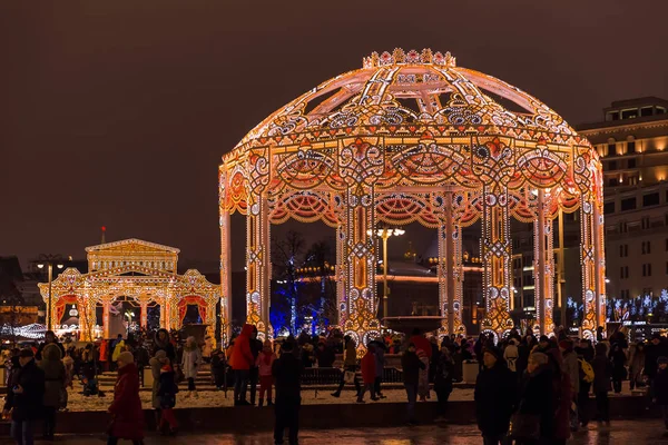 Moskou, Rusland - januari 05, 2018: Nieuwjaar en Kerstmis installatie in Moskou — Stockfoto