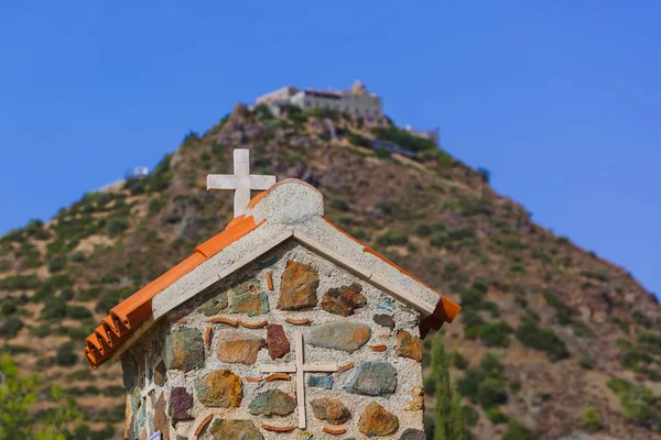 सायप्रस मध्ये डोंगरावर स्टॅव्रोव्यूनी मठ — स्टॉक फोटो, इमेज
