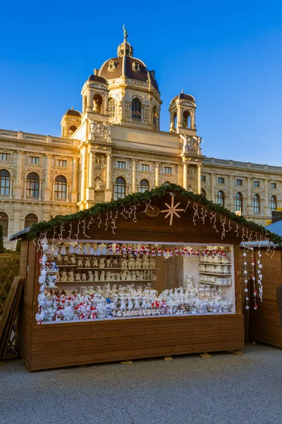 Kerstmarkt in de buurt Museum quarter in Wenen Oostenrijk — Stockfoto